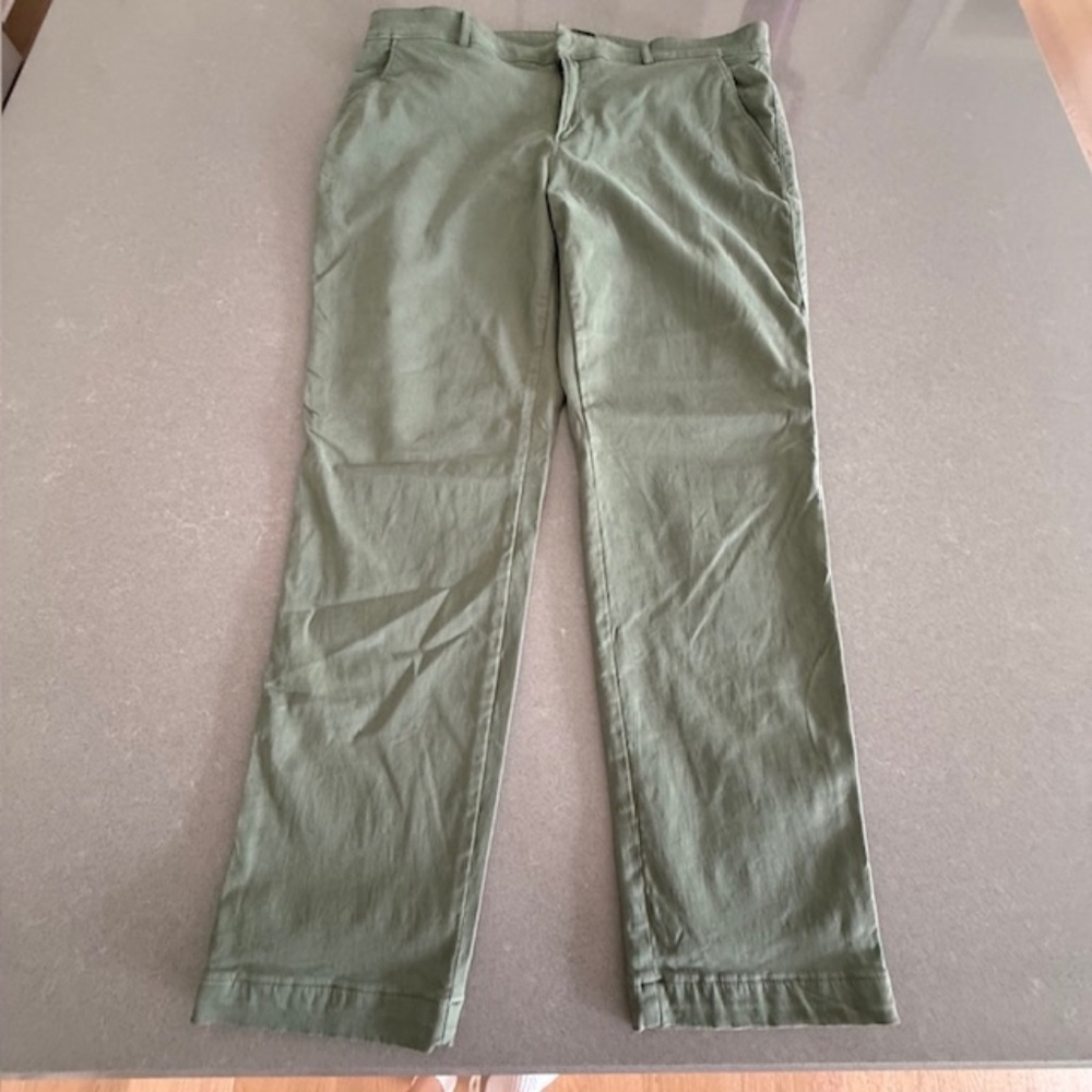 Banana Republic Women's Size 14 Olive Green Cropped 'Sloan Fit' Straight Leg EUC